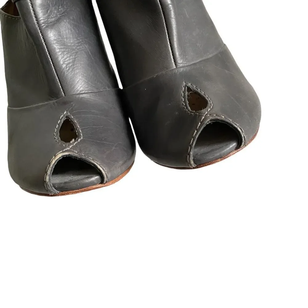 L.A.M.B by Gwen Stefani Gray Leather Peel Toe Stiletto Heel Ankle Boots 10